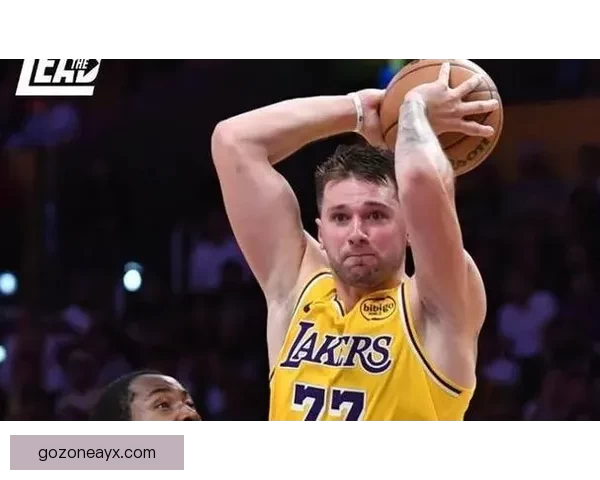 东契奇32分带伤鏖战三分绝平三不沾效率低迷遗憾吞里程悲